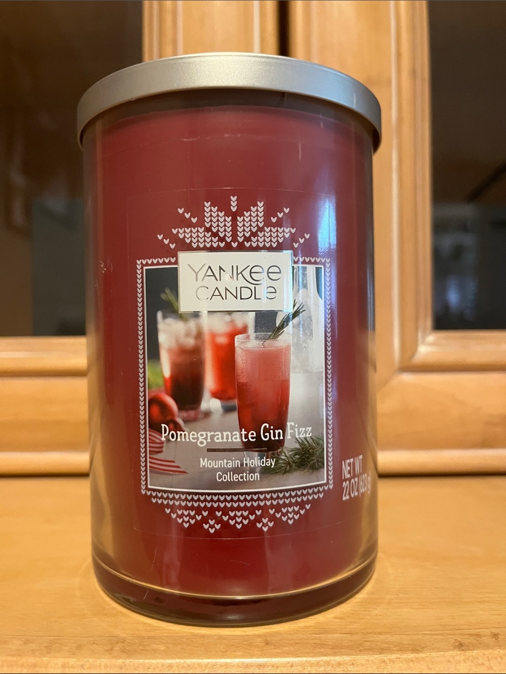 22 oz Yankee Candle - pomegranate gin fizz